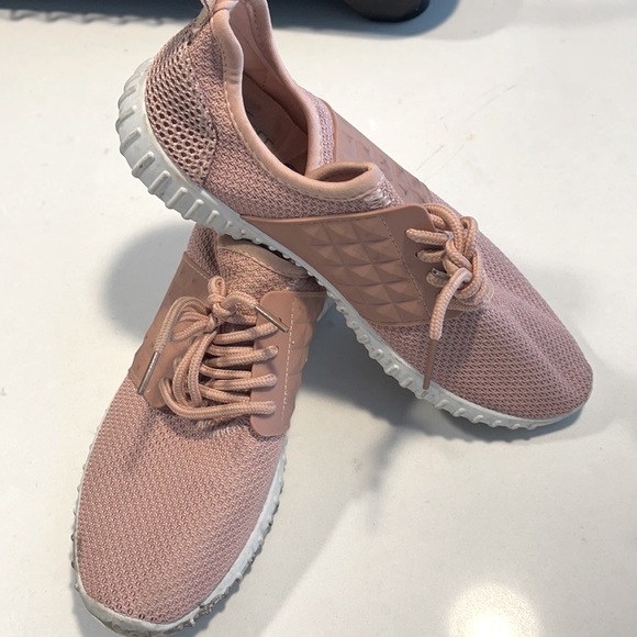 Women sneakers - Picture 1 of 2